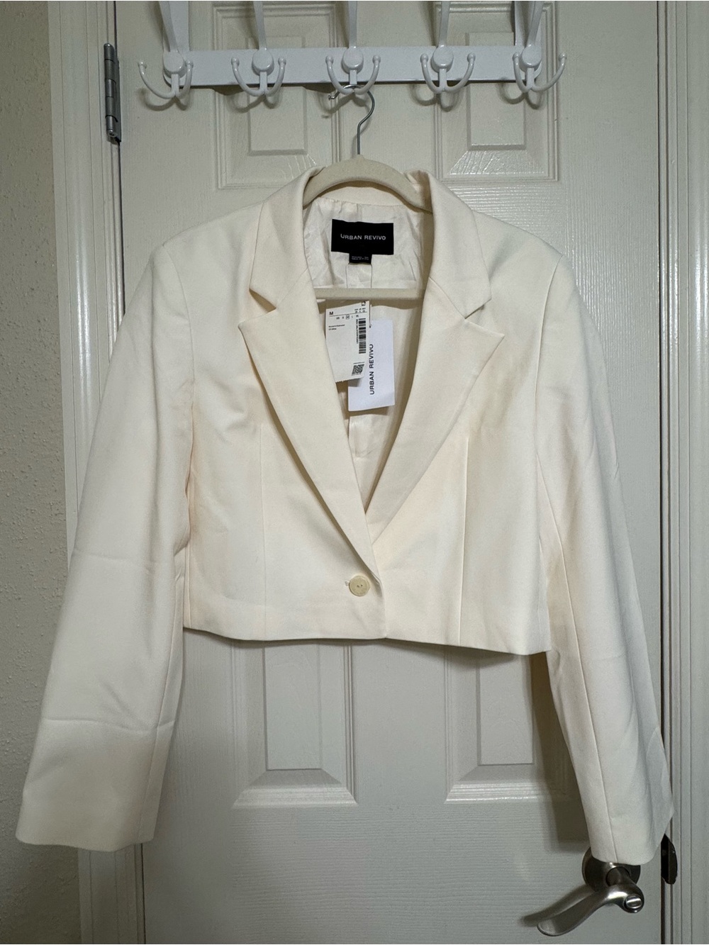 Urban Revivo Women's Cream Cropped Single-Button Blazer